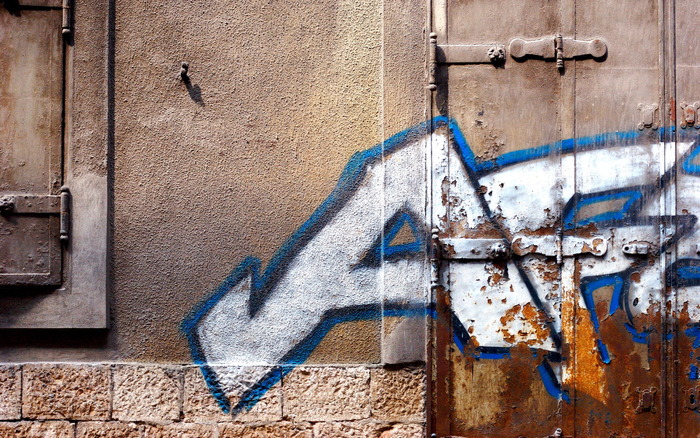 1001_sarajevograffitidoor_1440x900
