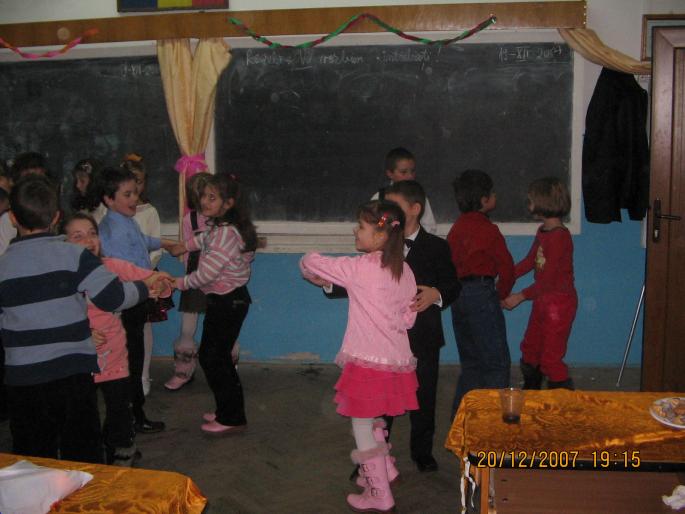 Serbare Craciun Clasa a II- B 2007 043 - Mos Craciun 2007-2008