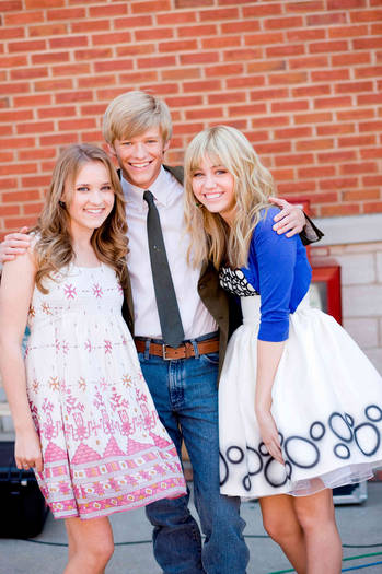 6 - Miley Cyrus si Emily Osment