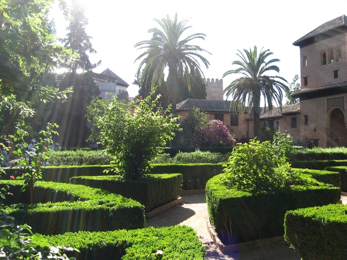 Al Hambra in Granada - Spain (garden) - Islamic Architecture Around the World