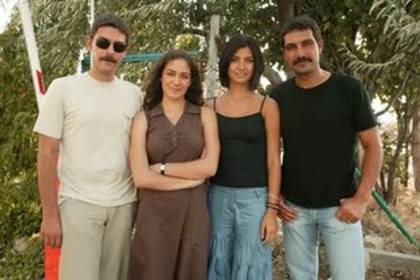 la umbra teilor; omer&elif...filiz&yilmaz
