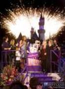asdserg - Miley Cyrus Celebrates Sweet 16 at Disneyland