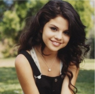 CWHORTYGDPITWZGIRMZ - Selena Gomez