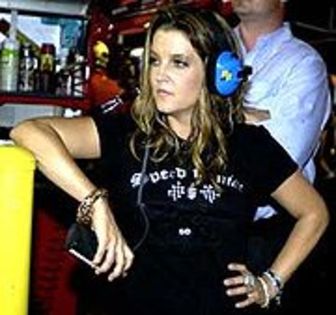 180px-Lisa_Marie_Presley_at_car_race - despre michael jackson