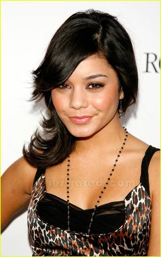 qmxeaf - Vanessa Hudgens