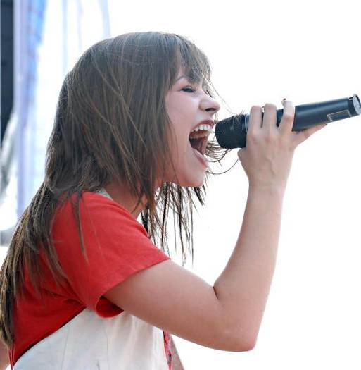 demilovato_net-festivalofballoons-0001 - demi lovato