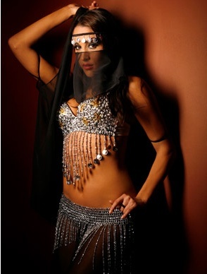 Nikki Bella - Concurs-Miss Halloween 2009