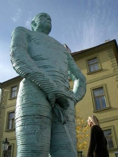 image005 - Worlds Most Bizarre Statues