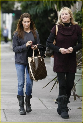 ashley-tisdale-rain-in-la-05-692x1024 - ASHLEY TISDALE