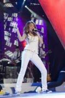 MDOOIZWWEYKPTZILLSG - CE-VA SUPER CU HANNAH AND MILEY