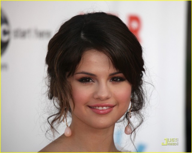 2uhu3j4 - Selena Gomez is ALMA Amazing