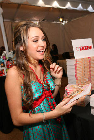 FDFSDKUYUYIZOLHWHFD - Miley XOXO