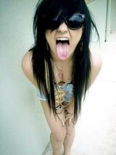 m_2c0f16e626f3f734538c6b206f1a311a - brokelle bones