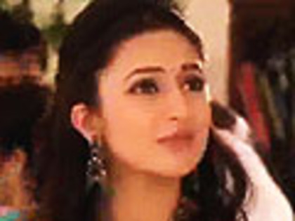 QBONHHZZGJDWOFSURVO - A ta pentru totdeauna poze-Divyanka Tripathi