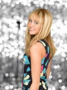 LVDRPTJABXERUMAAFRK - tot felul de vedete