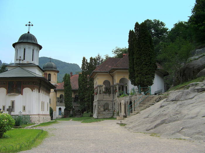 pic 142 - manastiri