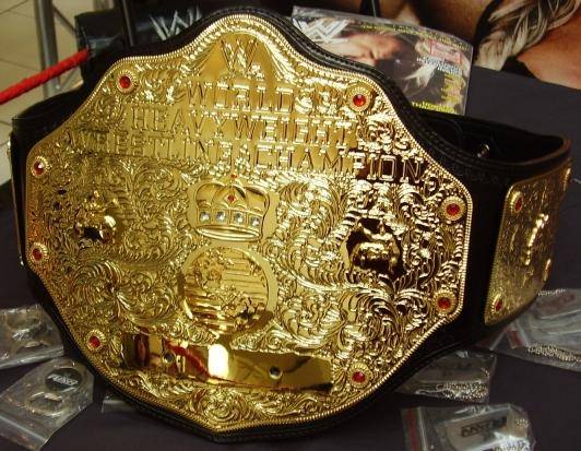 Big-gold-belt-WWE - cm punk devine noul campion al greilor