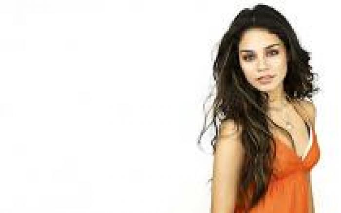 SFDPQZUQDAUFQDGZRZM - vanessa anne hudgens