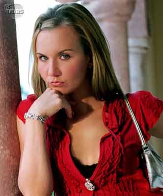 Michelle Vieth-Ana Julia