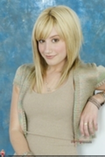 OXJEEWEQXTFUYZCHFZO - ASHLEY TISDALE SEDINA FOTO 17