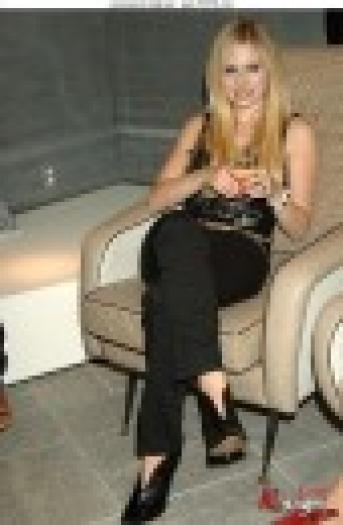 0ZIFSPQBNJZHWNBM5Y7815RZN - Avril Lavigne