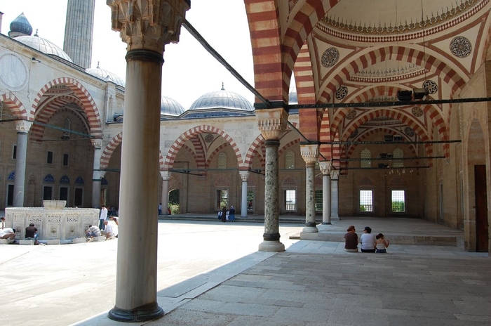Selimiye Mosque in Edirne - Turkey (courtyard) - Islamic Architecture Around the World