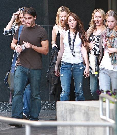 Miley+Cyrus+Out+Downtown+Studio+Sjsp2pFJ2CDl - miley cyrus