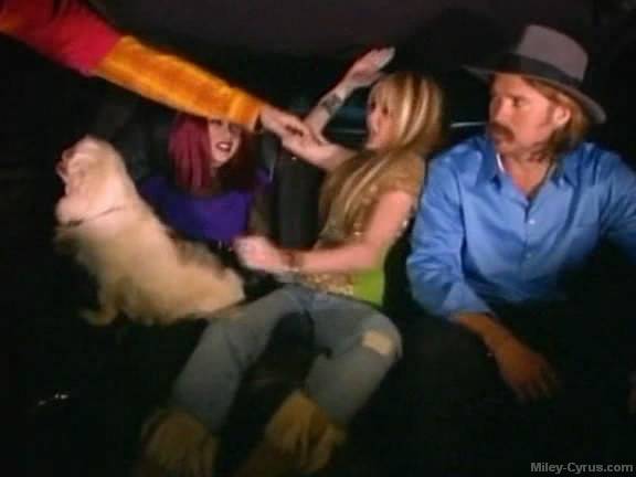 miley-cyrus_dot_com-hannahmontana-ep1caps0172