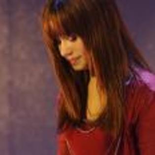 Demi_Lovato_1244900630_0[1] - DEMI LOVATO