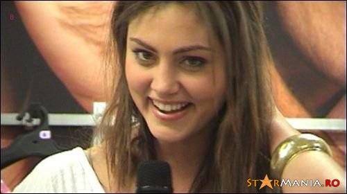 2cc808ba5fd1fba489bb5c13d79f0f81-phoebe-tonkin_45