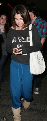 normal_02 - Poze Selena Gomez