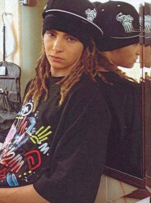 6tauo21[1] - Tom Kaulitz