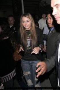 miley_cyrus_010~0