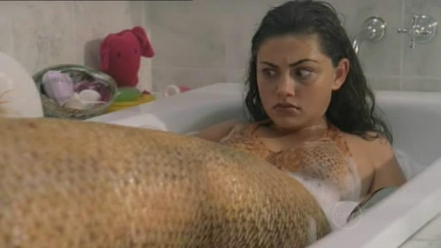 cleo este infricosata - pheobe tonkin