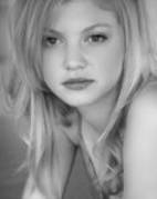 Cariba as Rikky - Despre Cariba Heine