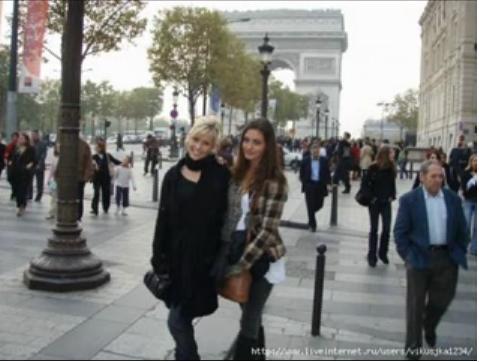 10gfmom - phoebe tonkin si claire holt la paris