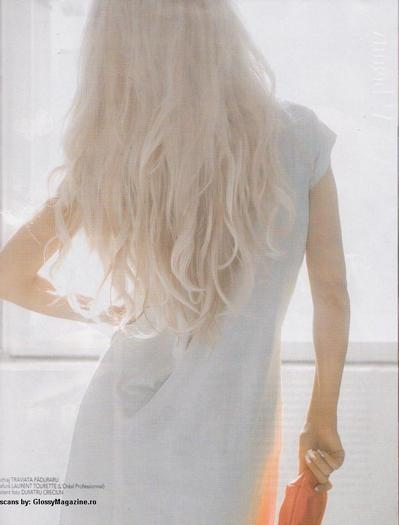 andreea-balan-viva-august-2009-06