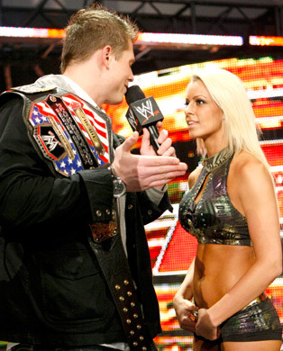 10 - Kelly Kelly vs Maryse