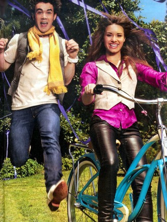 2570767555_740494a419 - Demi Lovato