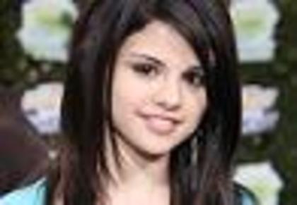 Selena-Gomez-98-x-68 - poze selena gomez