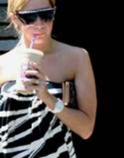 dada rara - ASHLEY TISDALE POZE RARE