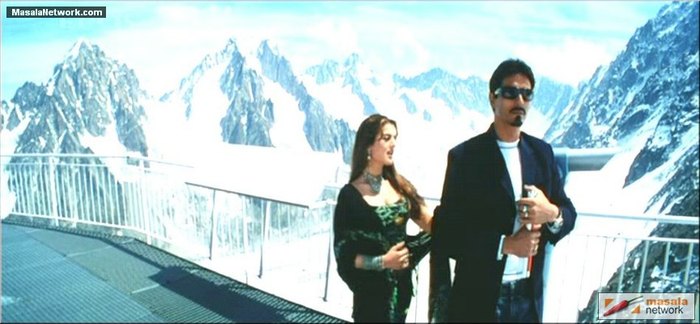 Pooja o canta lui Rahul