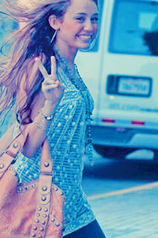 Miley-hannah-montana-8062205-320-480 - 0000 diverse poze hannah-miley