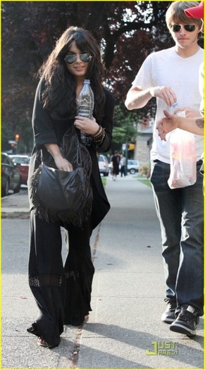 23ll9as - Vanessa Hudgens Sterling Knight Vancouver Mates