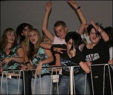 4368846627a6196758969l - Tokio Hotel Backstage Pictures