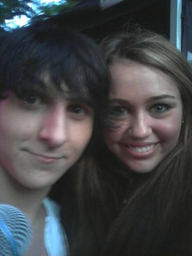 2848b74e3e6f129c_11636503.preview - Miley-Personal Picture