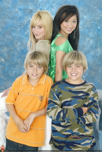 IXIFLKEQULZELGJPGRO - zac si cody