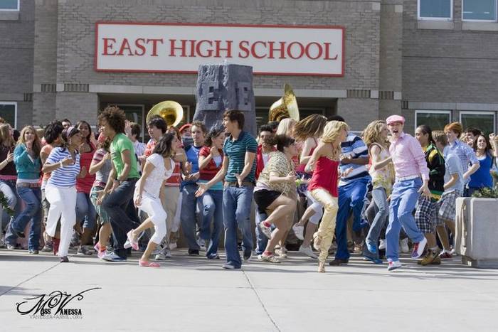 HIGHSCHOOLMUSICAL2_120 - Pentru iutu