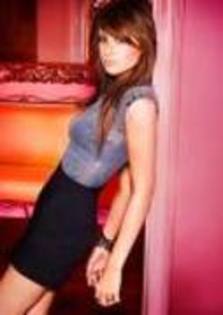 XLEISSQOKZVAMLZVVKC - Ashley