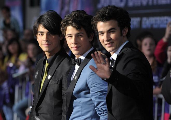 9 - JoNaS bRoThErS